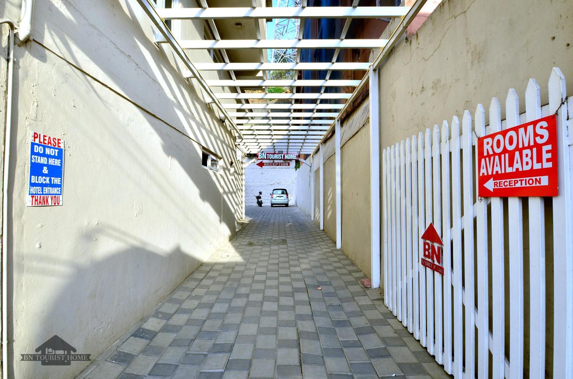 Bn Tourist Home Ooty Kültér fotó