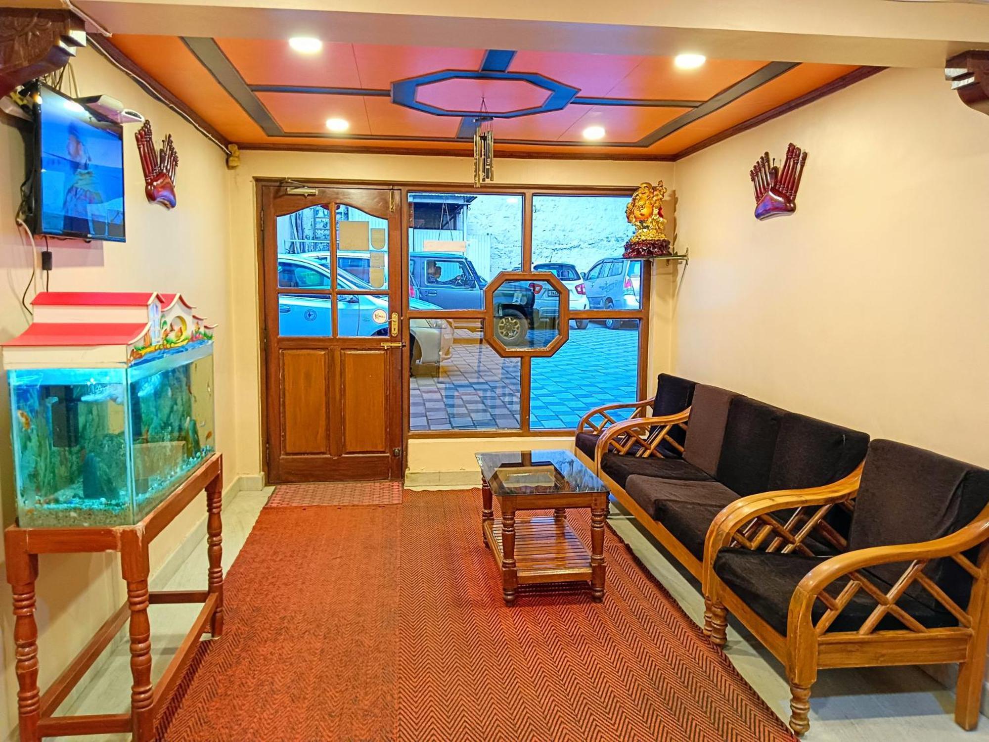 Bn Tourist Home Ooty Kültér fotó