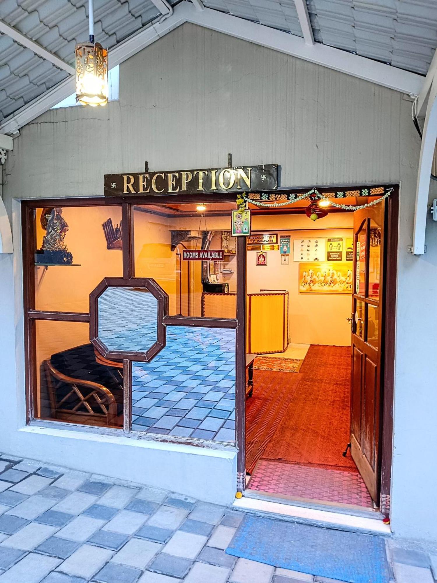 Bn Tourist Home Ooty Kültér fotó